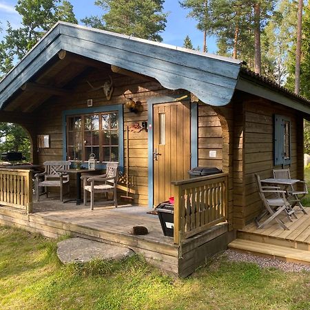 Timrad Stuga I Kanten Av Skogen Med Spa Moejlighet Mullsjö Εξωτερικό φωτογραφία