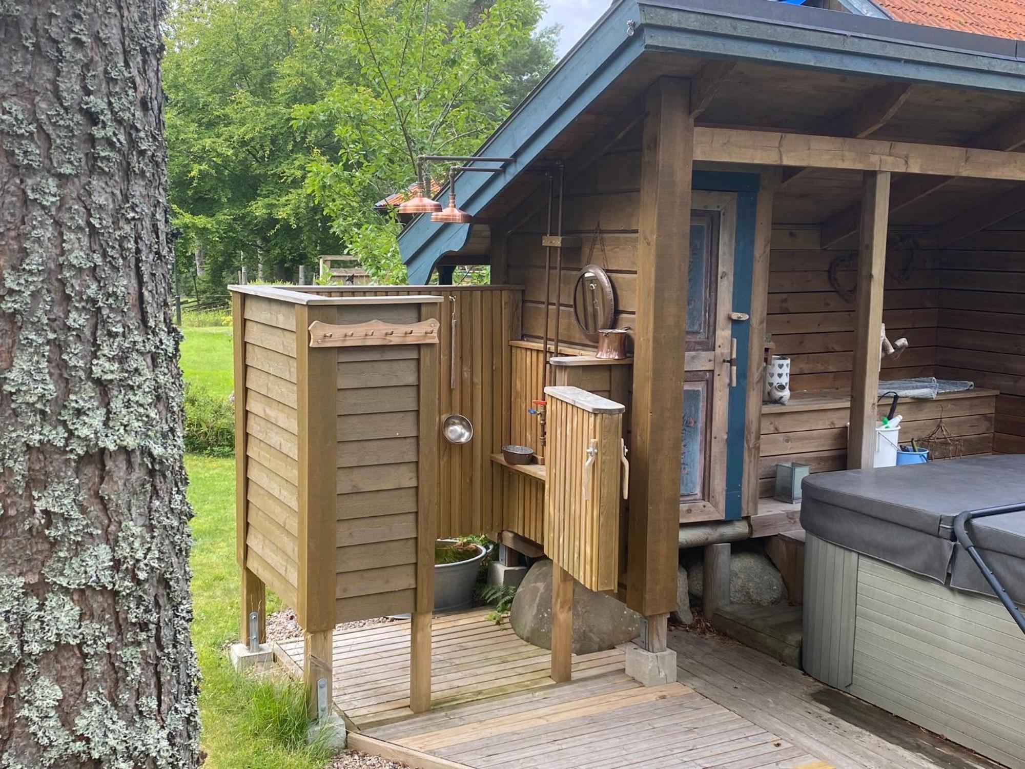 Timrad Stuga I Kanten Av Skogen Med Spa Moejlighet Mullsjö Εξωτερικό φωτογραφία