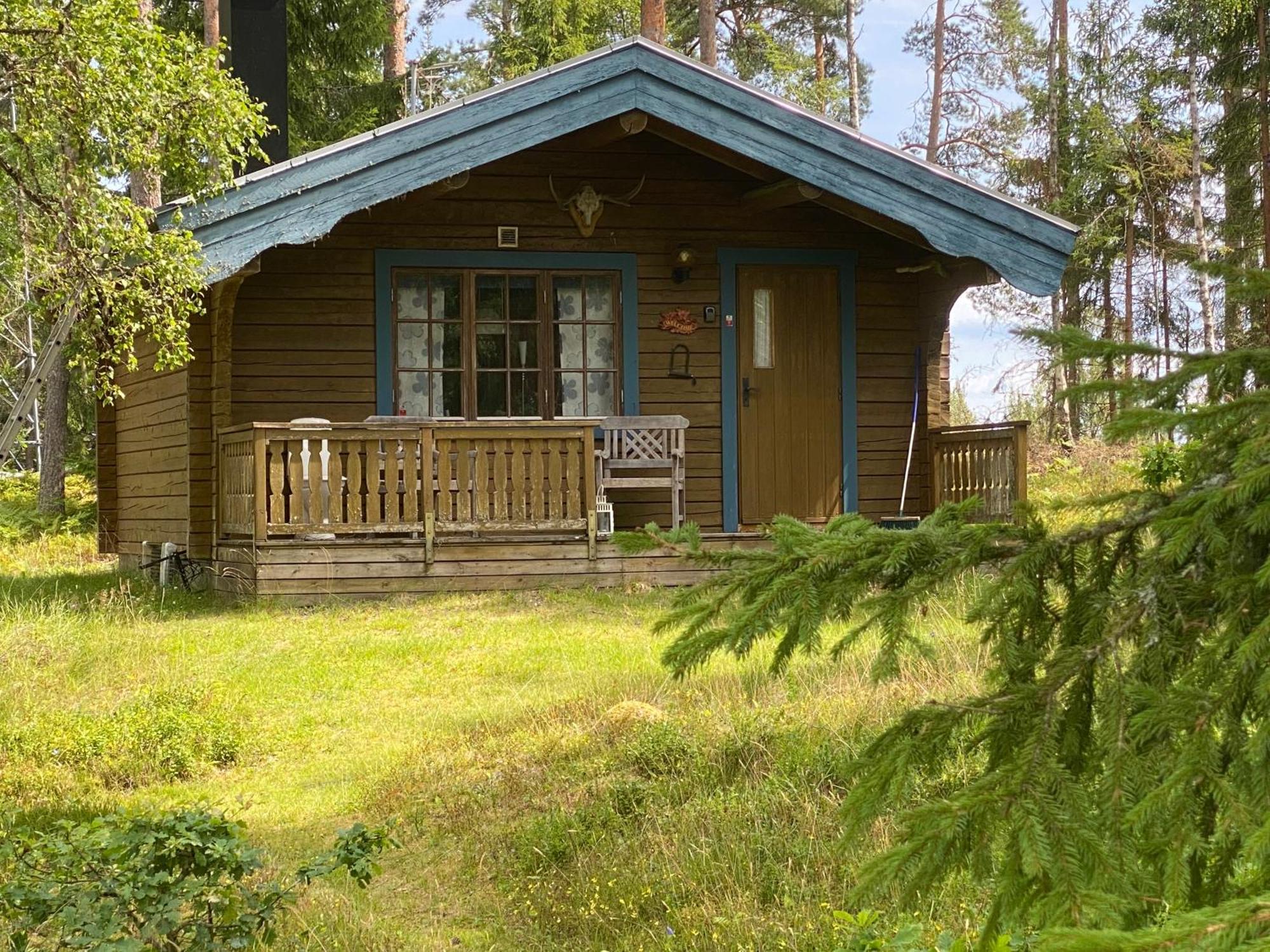 Timrad Stuga I Kanten Av Skogen Med Spa Moejlighet Mullsjö Εξωτερικό φωτογραφία